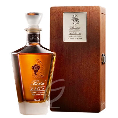 Grappa Magia in Holzkiste- Berta Distilleria